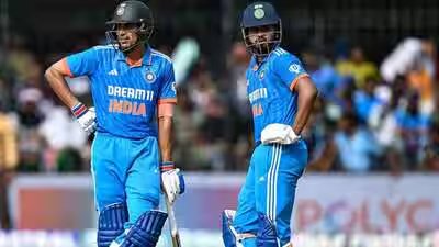shubman gill shreyas1610 s.jpg